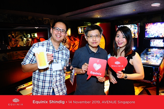 live photography singapore, instant photography singapore, photobooth singapore, party props, The Avenue Marina Bay Sands