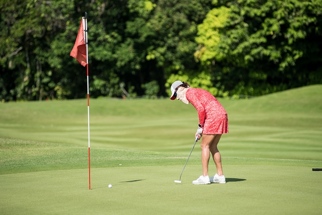 golf event photography singapore, putting shot, TMCC